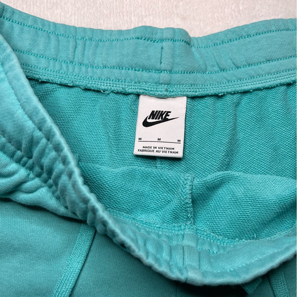 Nike Shorts Teal - Picture 3 of 4
